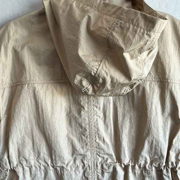 Sports Illustrated Women’s Lightweight Hooded Woven Anorak size XS Linen color - Picture 7 of 12